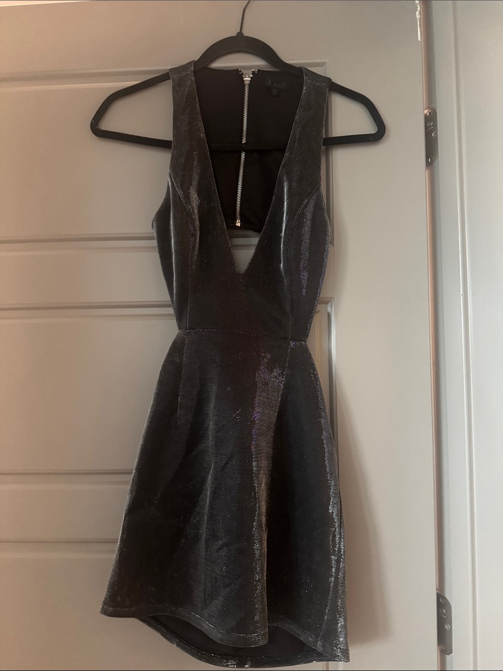 Sleeveless V-Neck Shimmer Party Dress - Black